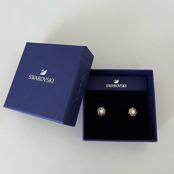 Swarovski Jewelry - Swarovski Sunshine stud earrings
Gold tone plated, Zirconia
